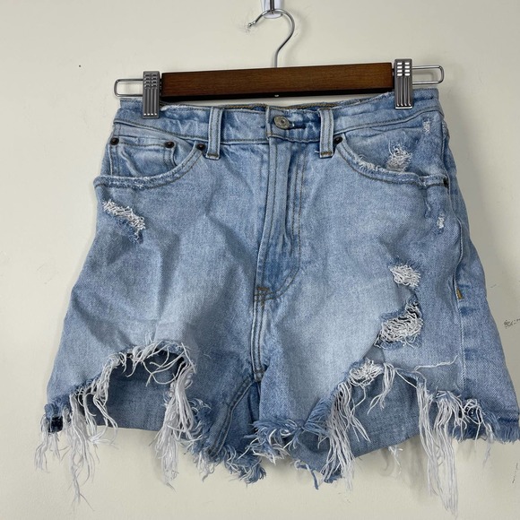Abercrombie & Fitch Blue High Rise The 4" Mom Shorts Distressed Size 24 - Picture 2 of 5
